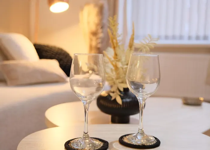 Near Centre & St Hospital לידס