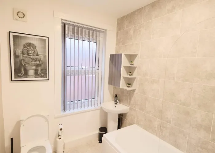 בית נופש Near Centre & St Hospital *