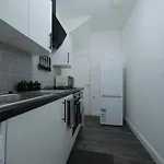 Near Centre & St Hospital 度假居