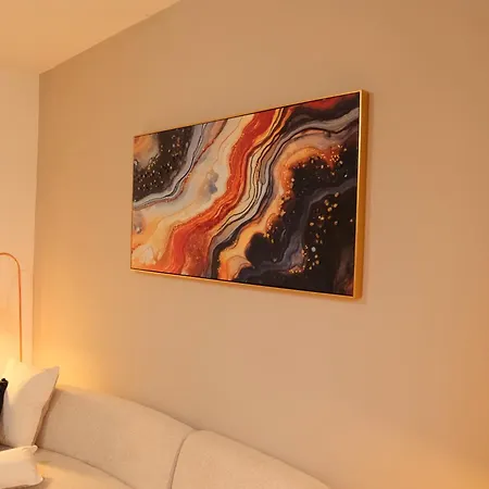 Near Centre & St Hospital