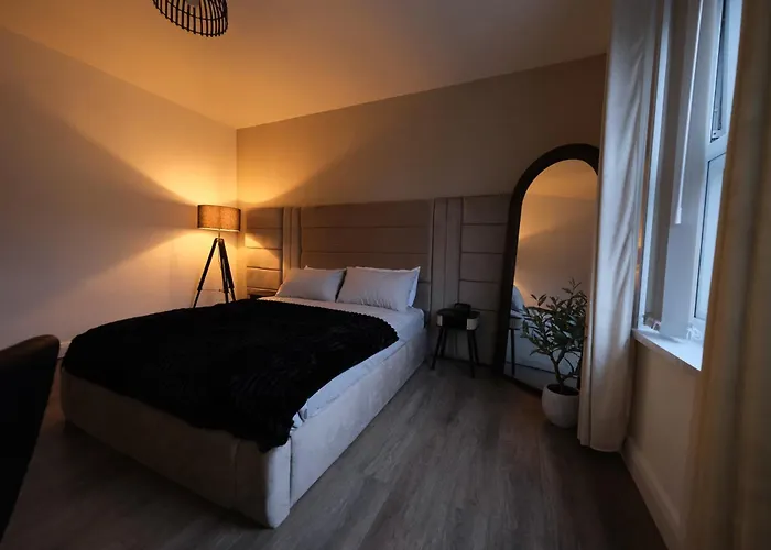 Near Centre & St Hospital